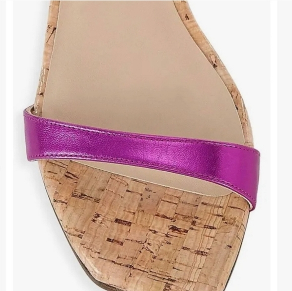 Stuart Weitzman - Picture 4 of 4